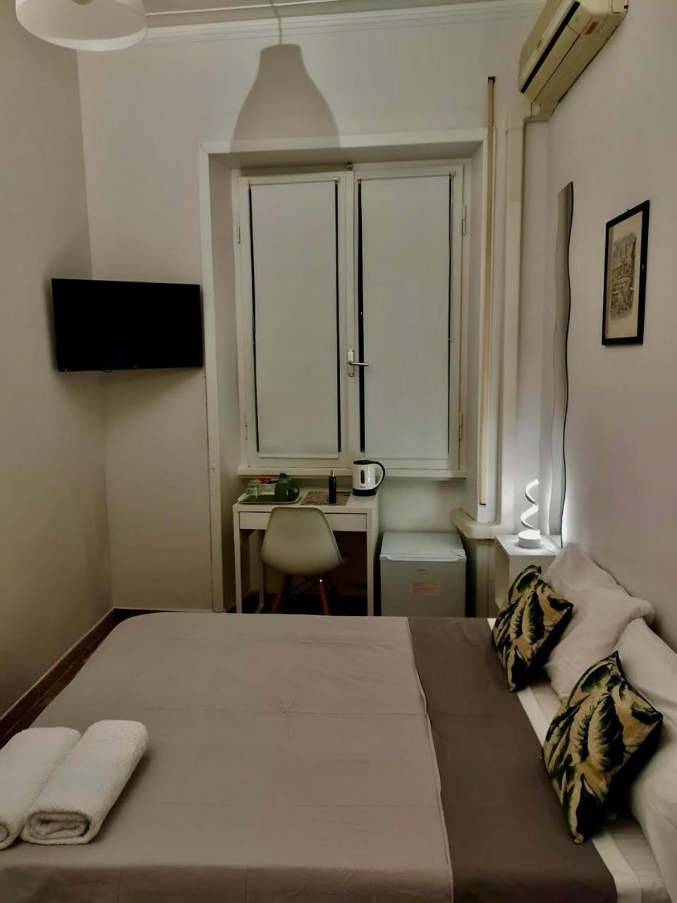 Colosseo Rooms B&B Rome Exterior photo