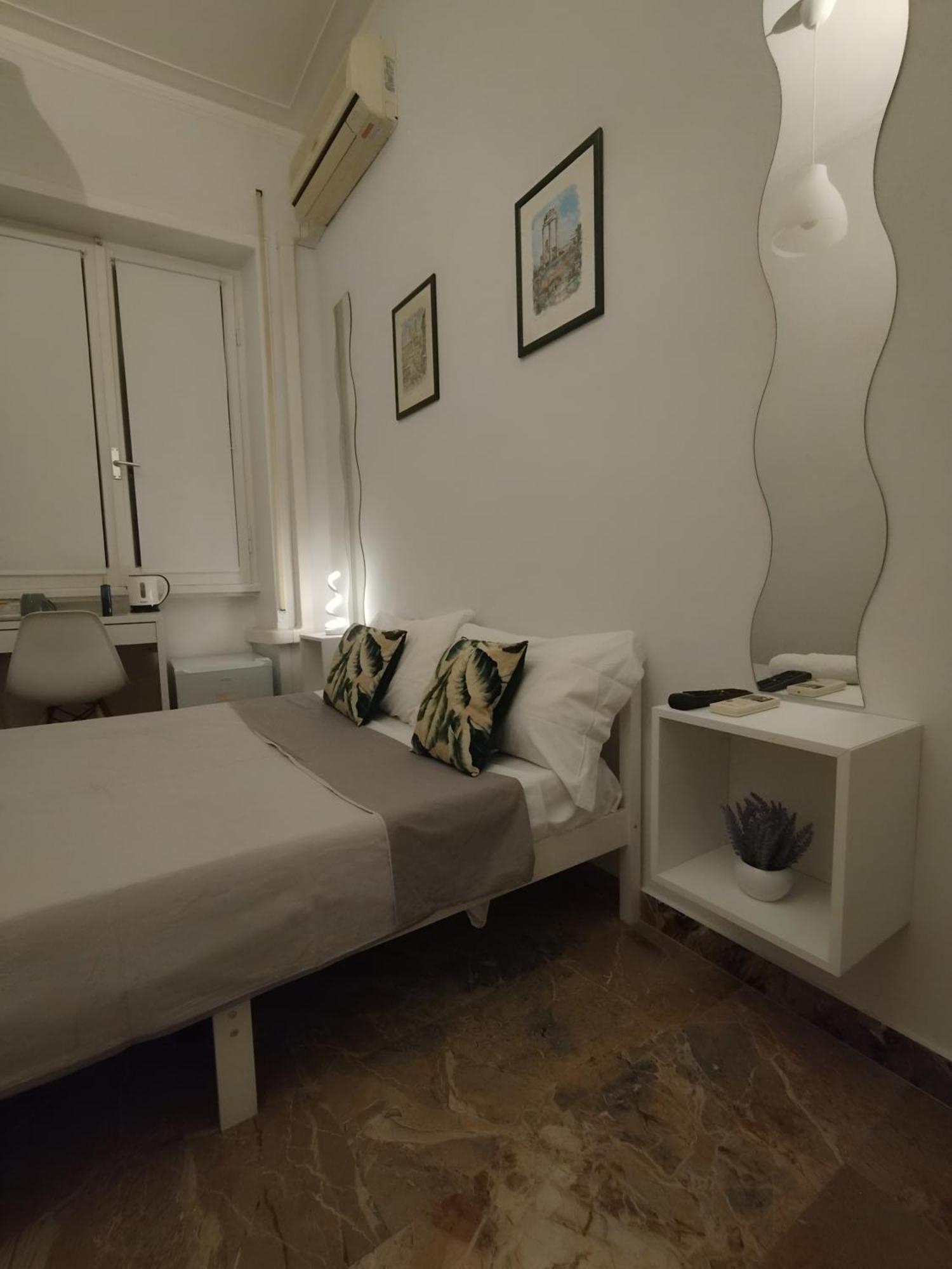 Colosseo Rooms B&B Rome Exterior photo
